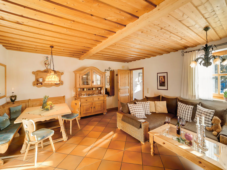 Ferienwohung Riederin  -  Gemütlicher Wohnraum mit bayerischer Eckbank