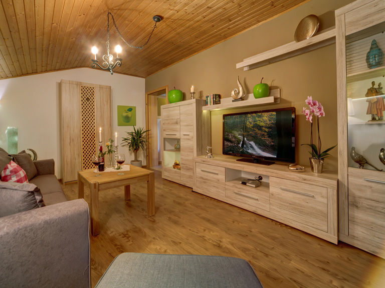 Gemütliches Wohnzimmer in der Ferienwohnung Hirschenstein in Bodenmais