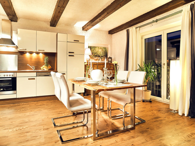 Edel eingerichteter Essbereich in der Ferienwohnung Enzian in Bodenmais